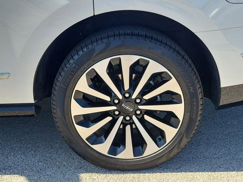 Used 2024 Lincoln Navigator Reserve AWD/4WD image 10