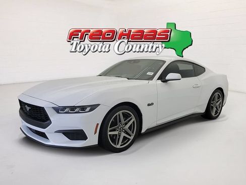 Used 2024 Ford Mustang Coupe RWD image 1