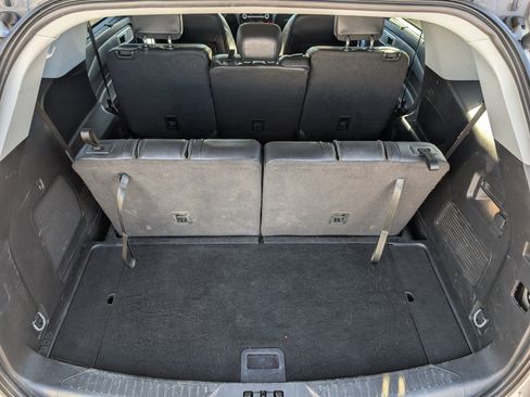 Used 2023 Ford Explorer Limited image 14