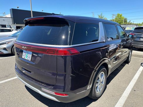 Certified 2022 Kia Carnival LX FWD image 4