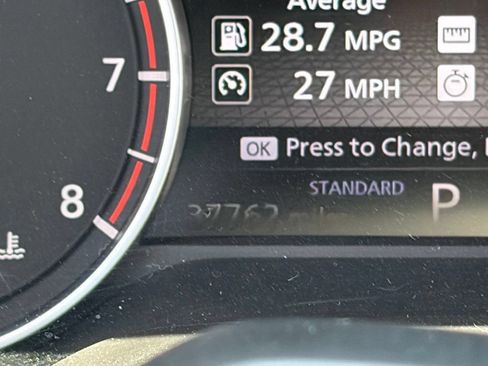 Used 2025 Nissan Rogue SV FWD image 11
