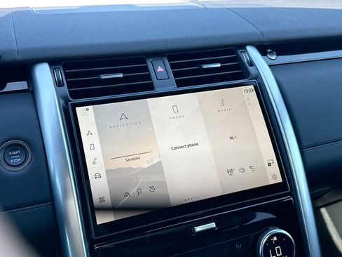 New 2026 Land Rover Discovery S image 33