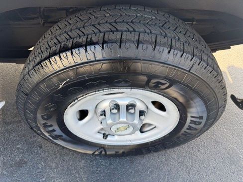 Used 2013 Chevrolet Express 2500 image 10