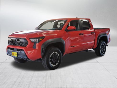 Used 2024 Toyota Tacoma TRD Off-Road image 3