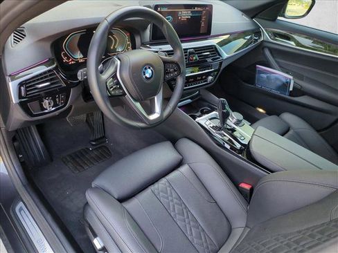Used 2023 BMW 530e w/ Convenience Package image 10