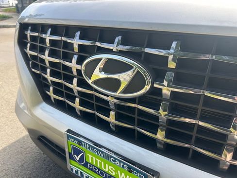 Used 2025 Hyundai Venue SEL FWD image 32