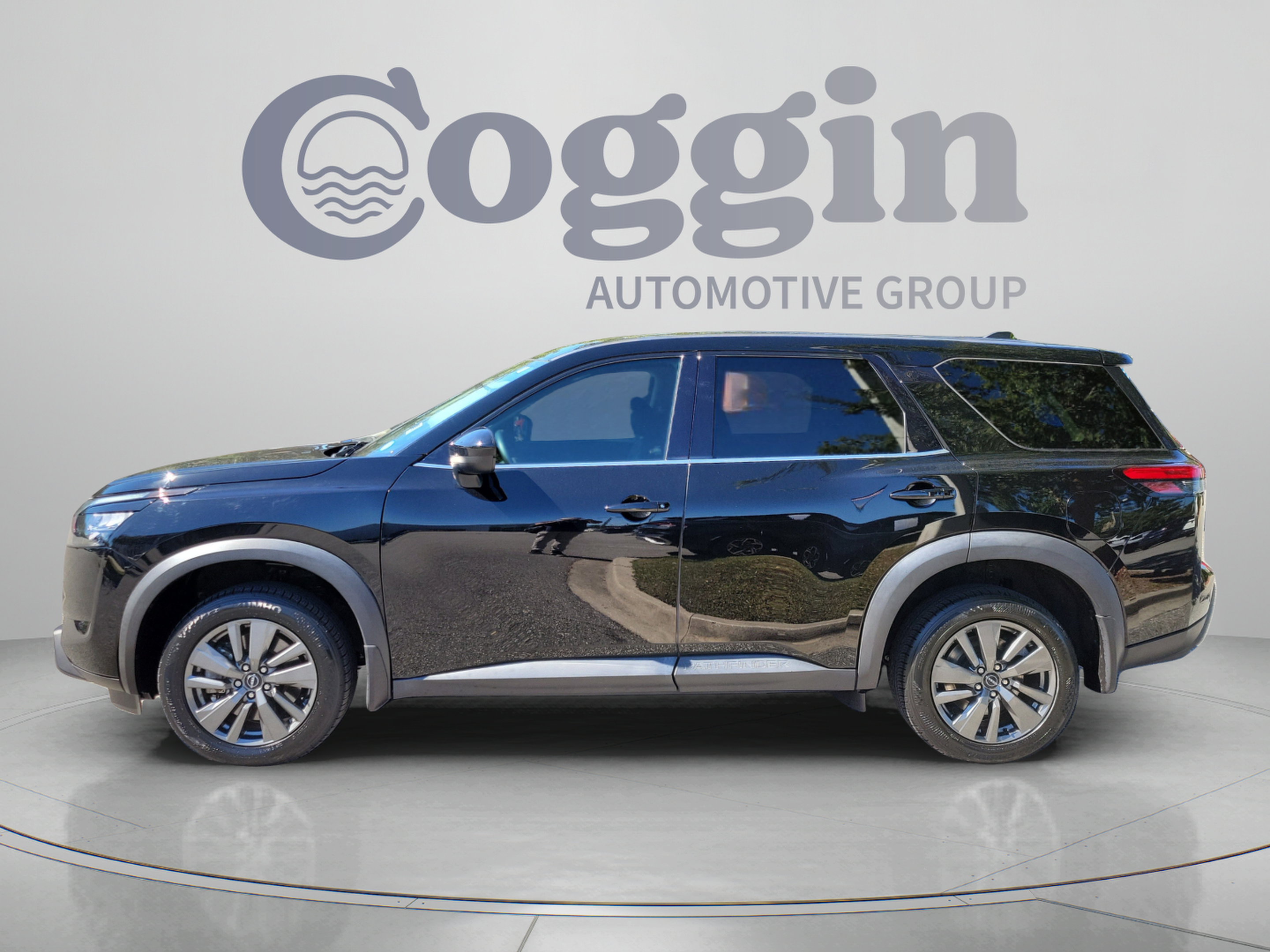 Certified 2024 Nissan Pathfinder S w/ Cargo Package FWD image 2