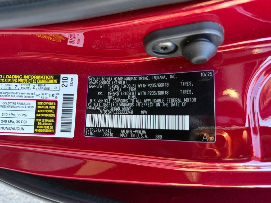 Used 2025 Toyota Sienna Platinum AWD/4WD image 37