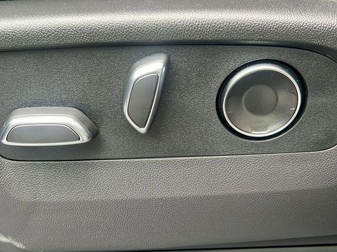 New 2026 GMC Sierra 1500 Denali w/ Denali Reserve Package AWD/4WD image 11