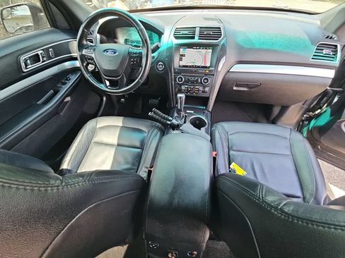 Used 2016 Ford Explorer XLT w/ Equipment Group 202A AWD/4WD image 22