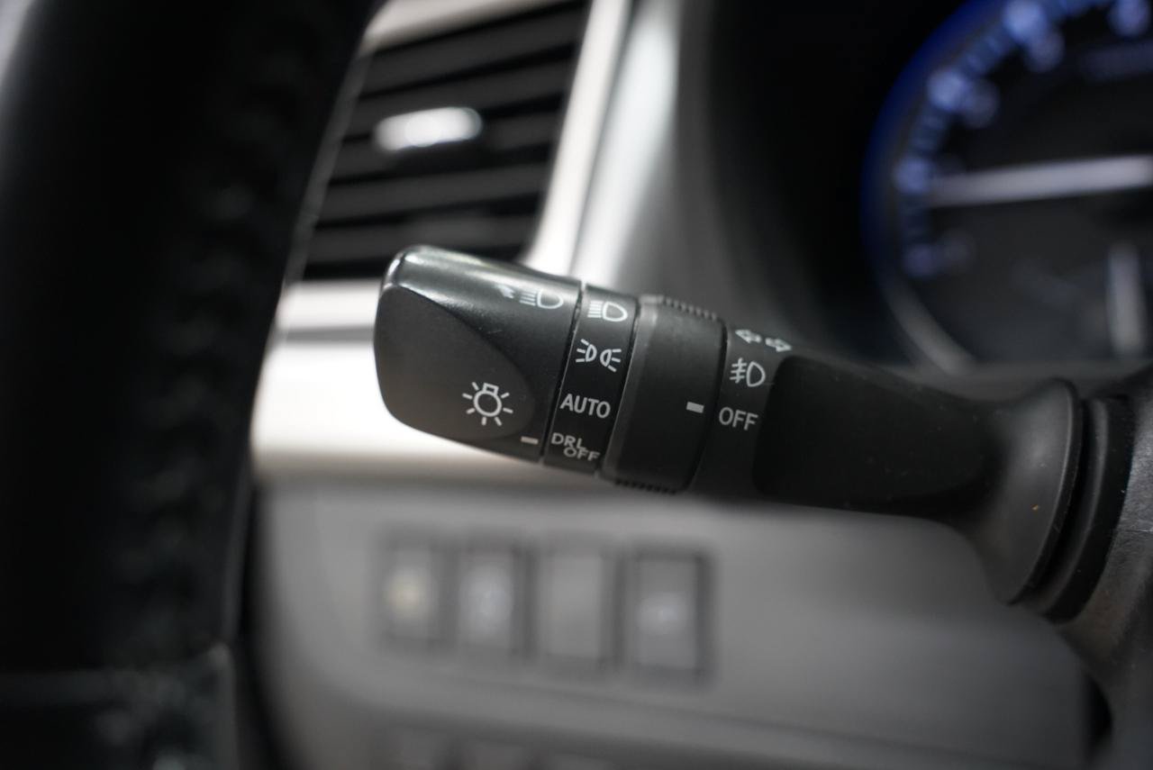 Used 2017 Toyota Highlander XLE AWD/4WD image 14