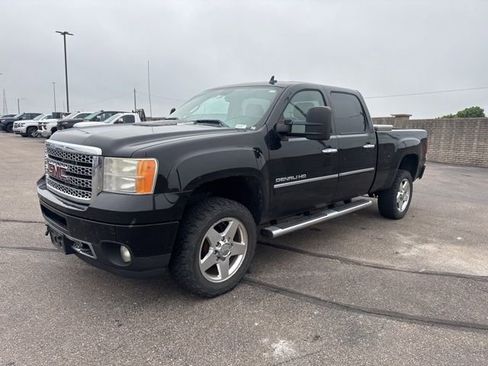 Used 2012 GMC Sierra 2500 Denali w/ Suspension Package, Off-Road image 3