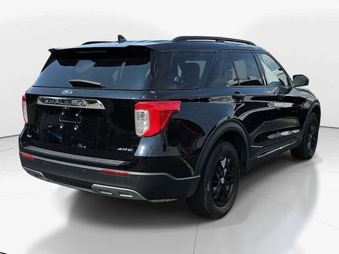 Used 2023 Ford Explorer XLT w/ Equipment Group 202A AWD/4WD image 3