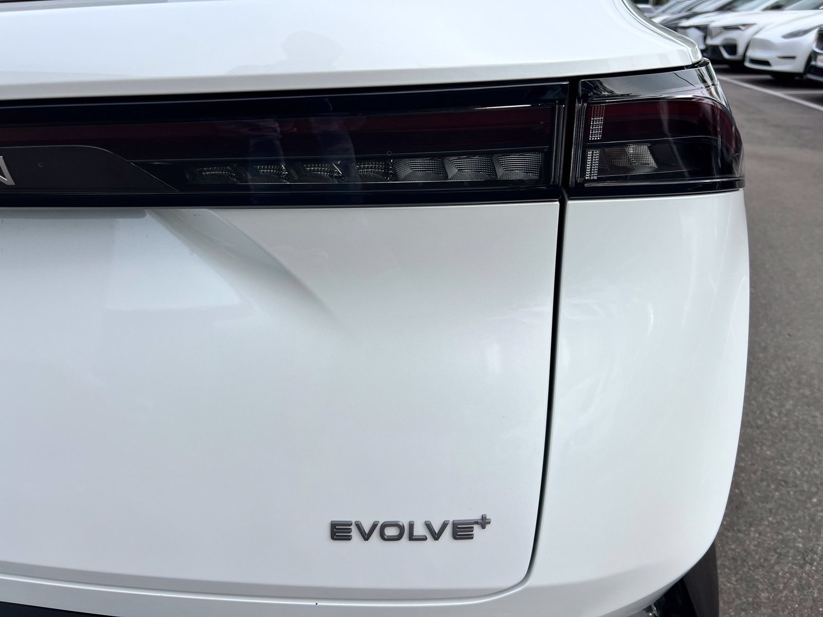 Used 2023 Nissan Ariya FWD image 26