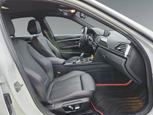 Used 2018 BMW 330i Sedan w/ Shadow Sport Edition image 15