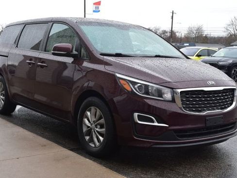 Used 2019 Kia Sedona LX image 11