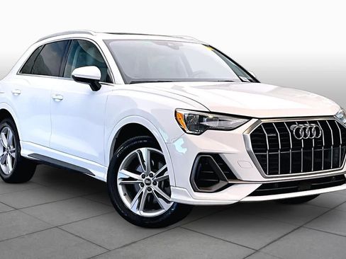 Used 2021 Audi Q3 2.0T Premium w/ Convenience Package AWD/4WD image 3
