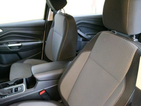 Used 2017 Ford Escape SE FWD image 16