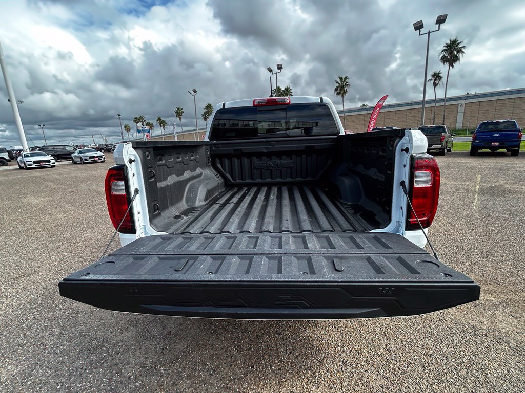 Used 2026 GMC Canyon Denali w/ LPO, Black Badging Package AWD/4WD image 9