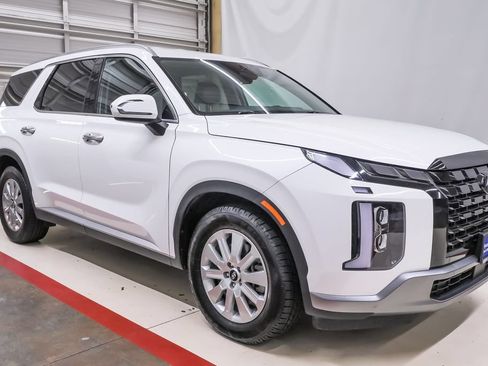 Certified 2025 Hyundai Palisade SEL FWD image 5