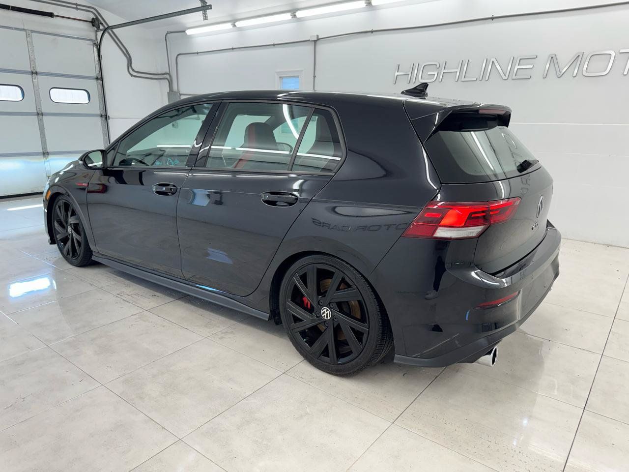 Used 2022 Volkswagen GTI SE FWD image 8