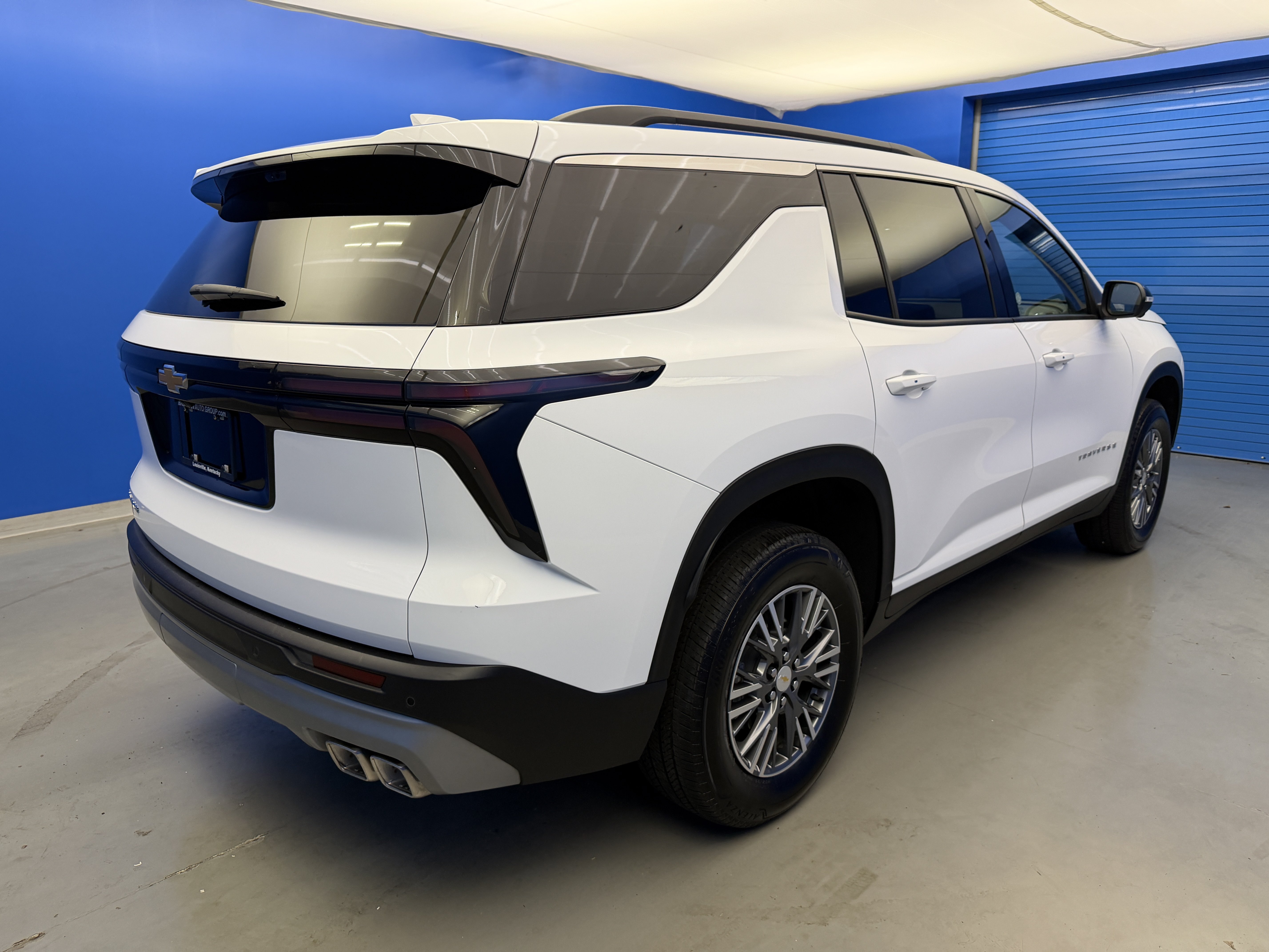 Used 2026 Chevrolet Traverse LT w/ Driver Confidence Package FWD image 7
