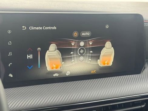 New 2025 Nissan Kicks SR w/ SR Premium Package image 34