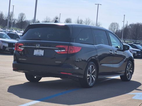 Certified 2024 Honda Odyssey Touring image 6