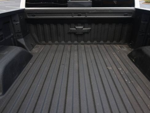 Used 2024 Chevrolet Silverado 1500 LTZ w/ LTZ Premium Package AWD/4WD image 28