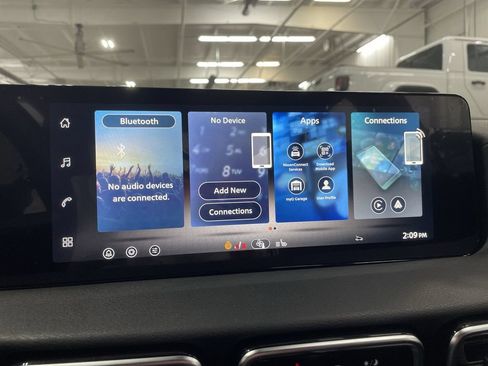 Used 2026 Nissan Sentra SR w/ SR All Weather Package FWD image 18