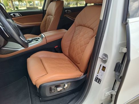 Used 2024 BMW X7 xDrive40i w/ Premium Package AWD/4WD image 24