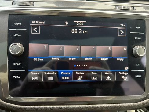 Certified 2024 Volkswagen Tiguan SE w/ Panoramic Sunroof Package AWD/4WD image 21