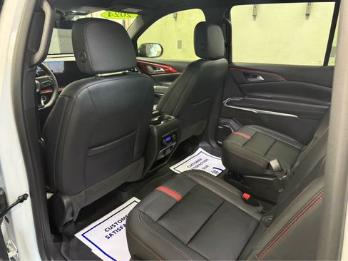 Used 2024 Chevrolet Traverse RS image 22