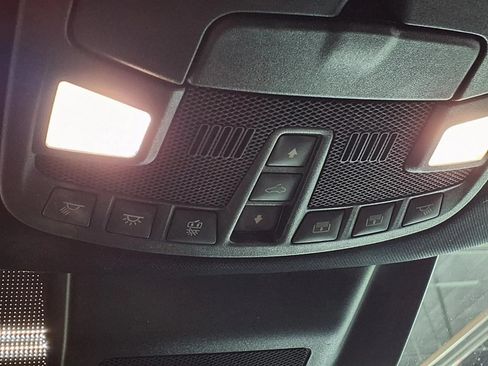 Used 2019 Ford Expedition XLT w/ Equipment Group 202A AWD/4WD image 28