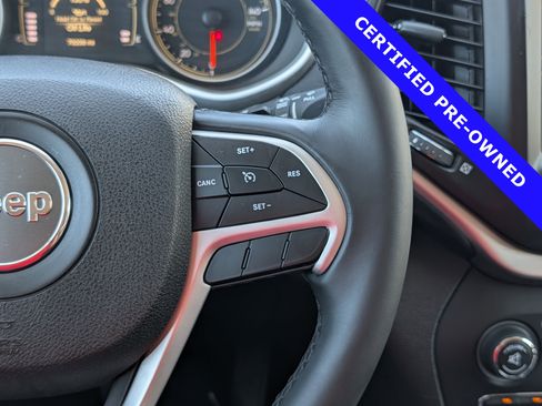 Used 2018 Jeep Cherokee Latitude Plus image 23