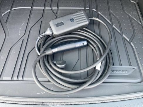 New 2027 Chevrolet Bolt LT w/ Comfort Package FWD image 29