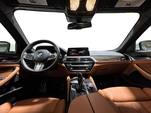 Used 2019 BMW 530i xDrive w/ M Sport Package AWD/4WD image 12