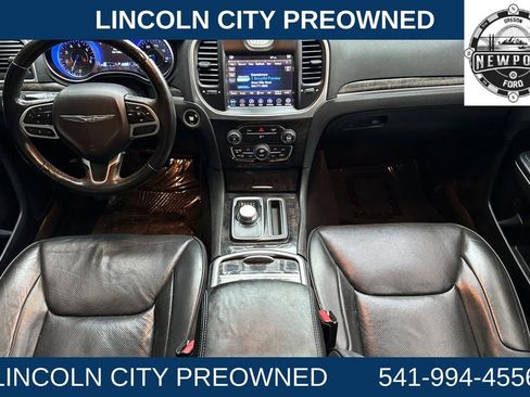Used 2018 Chrysler 300 Limited image 12