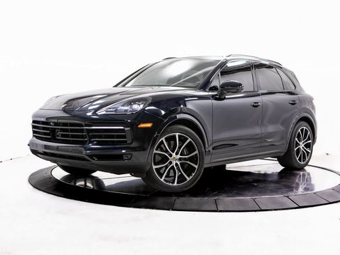 Certified 2023 Porsche Cayenne Platinum Edition w/ Assistance Package image 1