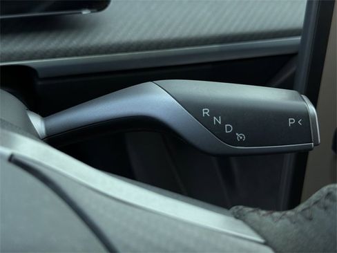 Used 2022 Tesla Model Y Long Range image 30