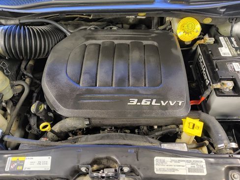 Used 2018 Dodge Grand Caravan SE w/ UConnect Hands-Free Group FWD image 30