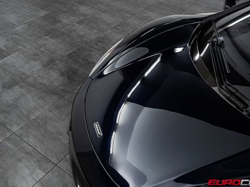 Used 2016 McLaren 675LT Spider image 11