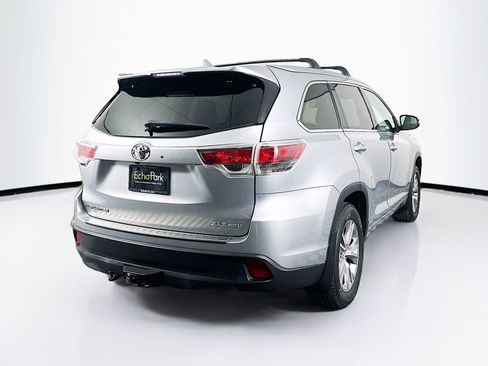 Used 2014 Toyota Highlander XLE AWD/4WD image 9