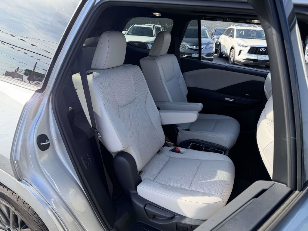 Used 2025 Lexus TX 350 AWD w/ Technology Package image 16