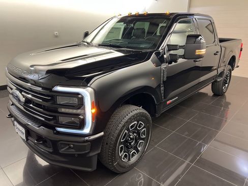 New 2025 Ford F250 Platinum image 3