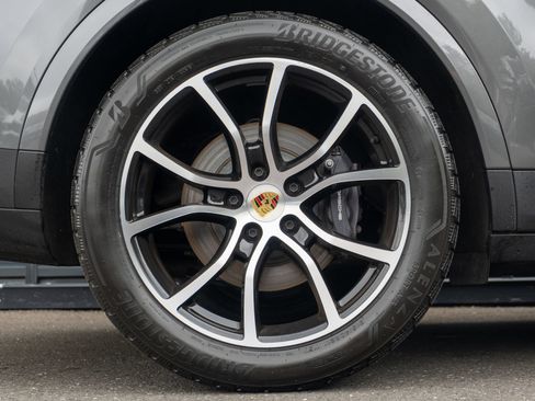 Certified 2024 Porsche Cayenne Coupe AWD/4WD image 14