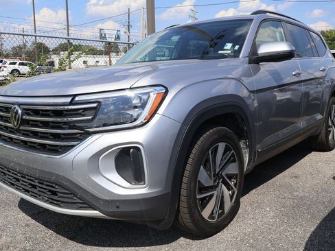 Used 2025 Volkswagen Atlas SE AWD/4WD image 1