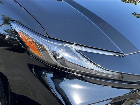Certified 2026 Toyota Camry Hybrid w/ Multimedia Upgrade Package FWD image 27