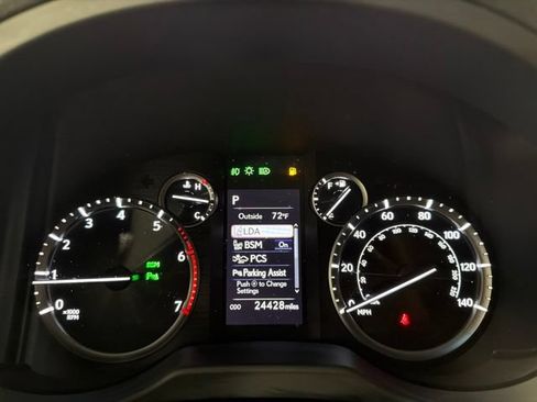 Used 2023 Lexus GX 460 Premium w/ Premium Package AWD/4WD image 18