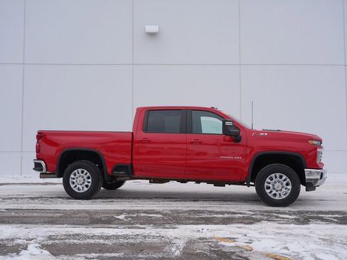 Used 2025 Chevrolet Silverado 3500 LT w/ All Star Edition image 2